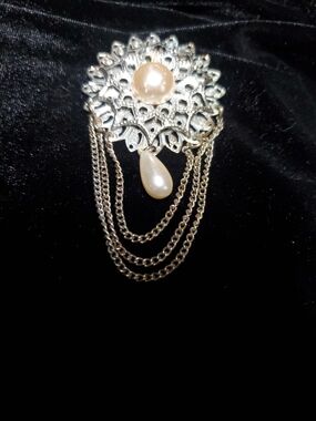 Vintage Victorian Silver Filigree Pearl Drop Brooch with Chain Tassels